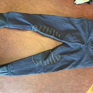 Animo used women’s navy 28” breeches